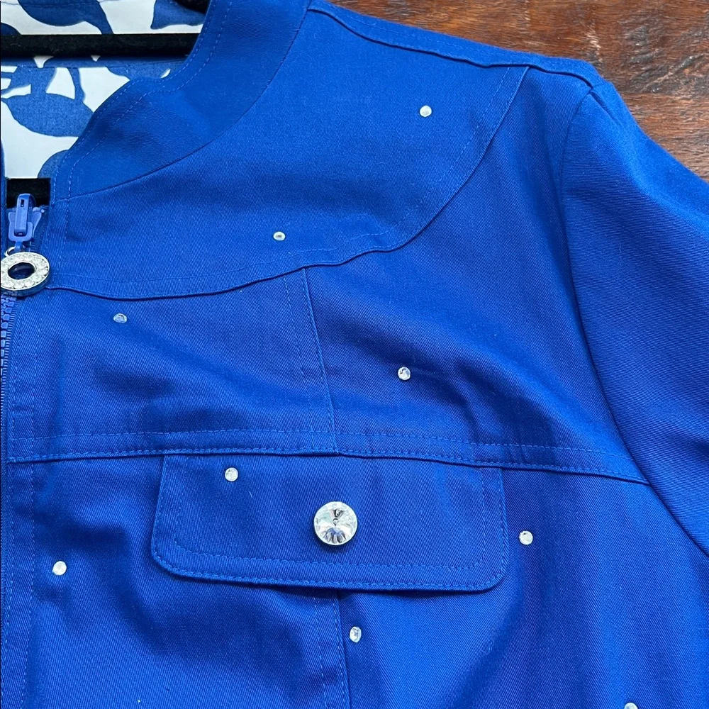 Quacker Factory Zip Front Embellished Reversable Jacket Royal Blue/White Floral